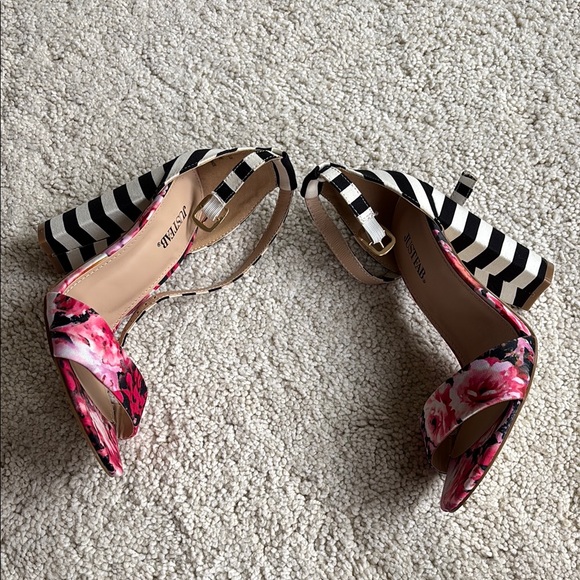 JustFab Women's Floral and Striped Heels - Picture 6 of 10